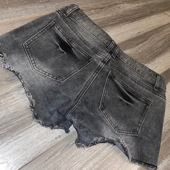 DISTRESSED GREY DENIM SHORTS - Picture 2 of 2